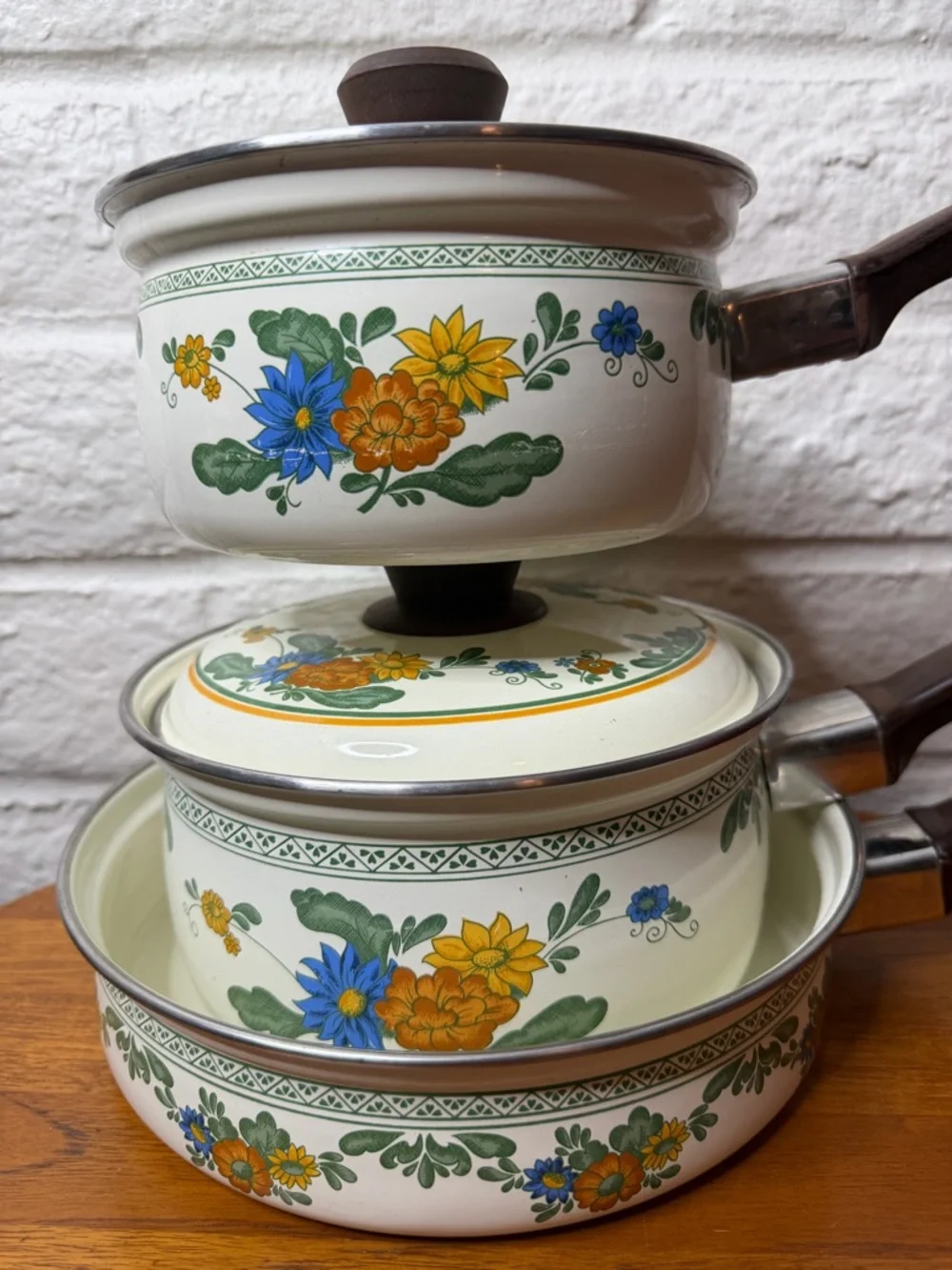 Vintage Floral Dynasty Enamelware Two Saucepans with Lids and One Frying Pan Set